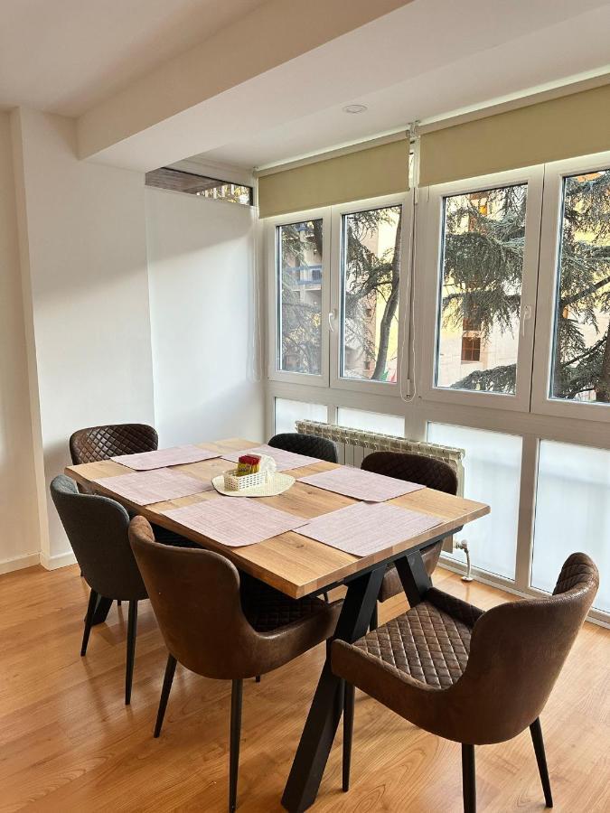 Apartamento De Lucerito Apartment Jaca Bagian luar foto