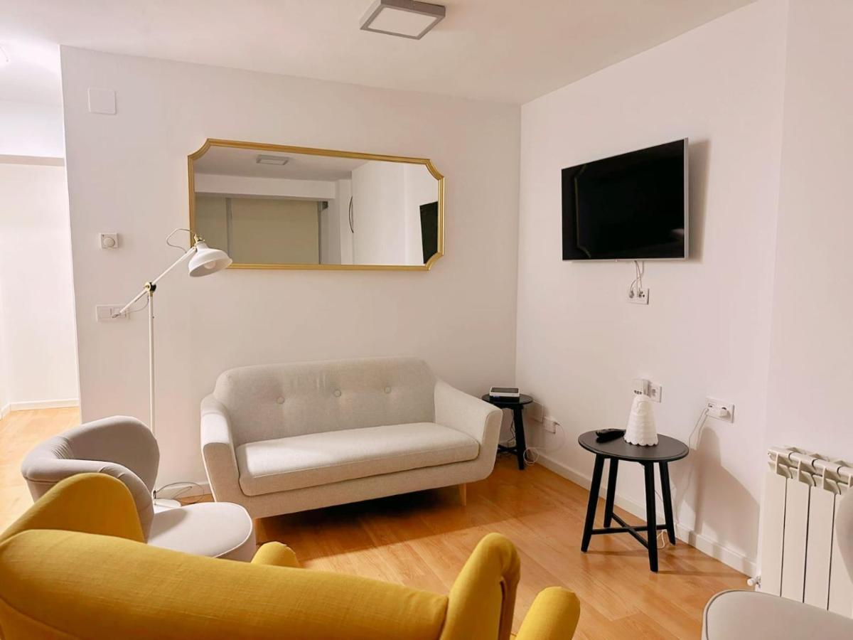 Apartamento De Lucerito Apartment Jaca Bagian luar foto